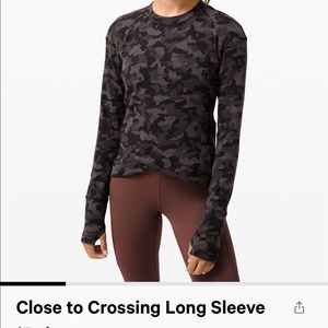 Lululemon Close to Crossing Rulu long sleeve top size 10.
